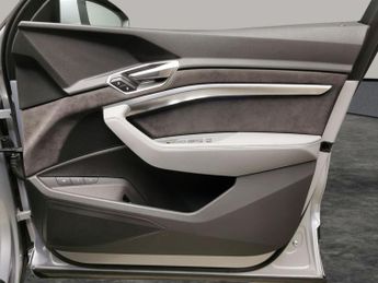 Audi e-tron 55 S line Sportback quattro 95kWh (408 ps) - MMI NAV PLUS - LED