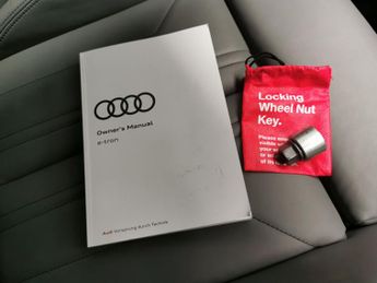 Audi e-tron 55 S line Sportback quattro 95kWh (408 ps) - MMI NAV PLUS - LED
