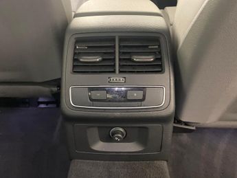 Audi A4 35 TFSI Black Edition S Tronic [Comfort+Sound] - LED - REVERSE C