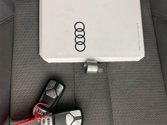 Audi A4 35 TFSI Black Edition S Tronic [Comfort+Sound] - LED - REVERSE C