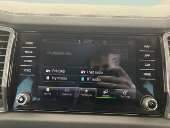 Skoda Kodiaq 2.0 TDI SE Drive DSG 4WD (7 Seat) (150 ps) - SMARTLINK - NAV - B