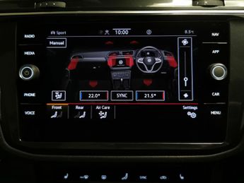 Volkswagen Tiguan 1.5 TSI Elegance DSG (150 ps) - REVERSE CAM - HEATED SEATS - NAV