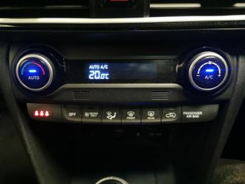 Hyundai Kona 1.6 h-GDi Premium SE DCT (141 ps) - LED - REVERSE CAM - NAV