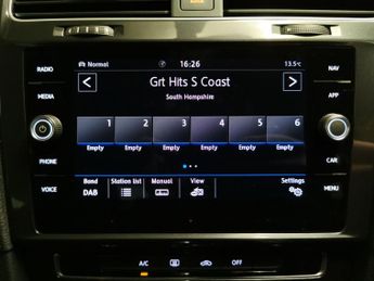 Volkswagen Golf 1.6 TDI Match DSG (115 ps) - PARK SENSORS - AIR CON - SD CARD ME