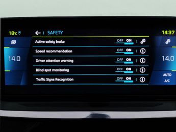 Peugeot E-208 50kWh GT (136 ps) - PARK ASSIST - LED - REVERSE CAM