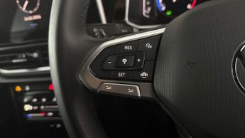 Volkswagen T-Roc 1.5 TSI R-Line DSG (150 ps) - DIGITAL DASH - AIR CON - AUTO HEAD