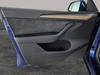 Tesla Model Y (Dual Motor) Long Range 4WDE (384 bhp) - LED - REVERSE CAM - NAV