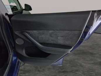 Tesla Model Y (Dual Motor) Long Range 4WDE (384 bhp) - LED - REVERSE CAM - NAV