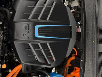 Hyundai Kona 64kWh Ultimate (10.5kW Charger) (204 ps) - HEAT AND COOL SEATS