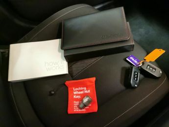 Honda Civic 1.6 i-DTEC SR (120 ps) - CARPLAY - REVERSE CAM - NAV