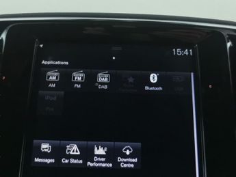 Volvo XC40 2.0 D4 R-Design Pro AWD (190 ps) - SENSUS SAT NAV - PARK ASSIST 