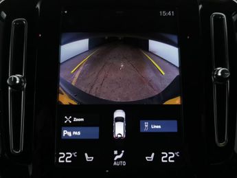 Volvo XC40 2.0 D4 R-Design Pro AWD (190 ps) - SENSUS SAT NAV - PARK ASSIST 