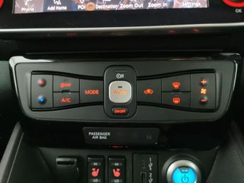 Nissan Leaf 40kWh 10 (150 ps) - LED - REVERSE CAM - NAV