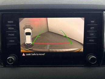 Skoda Karoq 2.0 TDI Scout DSG 4WD (150 ps) - REVERSE CAM - SMARTLINK - NAV