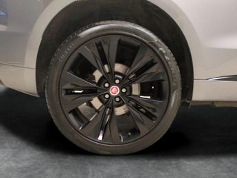 Jaguar F-PACE 2.0 D180 Chequered Flag AWD (180 ps) - MERIDIAN AUDIO - REVERSE 