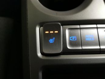 Hyundai Kona 64kWh Premium (10.5kW Charger) (204 ps) - HEATED SEATS - HEATED 