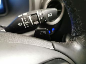 Hyundai Kona 64kWh Premium (10.5kW Charger) (204 ps) - HEATED SEATS - HEATED 