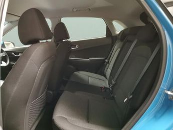 Hyundai Kona 64kWh Premium (10.5kW Charger) (204 ps) - HEATED SEATS - HEATED 