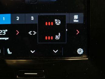Volvo C40 Recharge 69kWh Plus (231 ps) - KEYLESS ENTRY - PARK ASSIST - LED