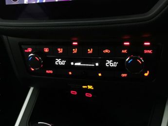 Seat Arona 1.0 TSI XCELLENCE Lux DSG (110 ps) - LED - REVERSE CAM - HEATED 
