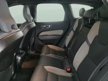 Volvo XC60 2.0 B5 MHEV R-Design AWD (250 ps) - LED - HEATED SEATS - LANE DE