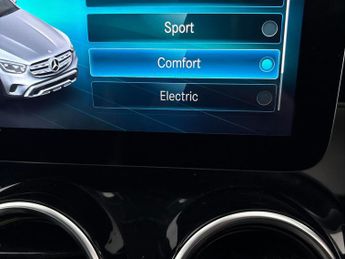 Mercedes-Benz GLC 2.0 GLC300e 13.5kWh AMG Line Plug-in G-Tronic+ 4MATIC (333 ps) -