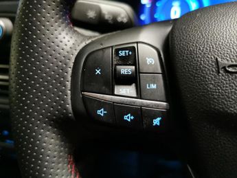 Ford Kuga 2.5 Duratec 14.4kWh ST-Line Edition Plug-in CVT (225 ps) - REVER