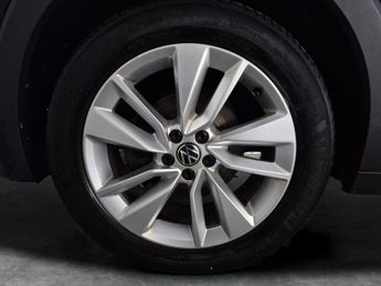 Volkswagen T-cross 1.0 TSI Active DSG (110 ps) - NAV - BLIND SPOT ASSIST - WIFI