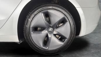 Tesla Model 3 Standard Range Plus RWD (241 bhp) - LED - HEATED SEATS - NAV