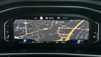 Volkswagen T-Roc 1.5 TSI R-Line DSG (150 ps) - DIGITAL DASH - AIR CON - AUTO HEAD