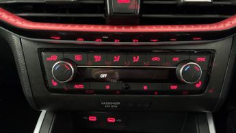 Seat Arona 1.0 TSI FR Sport DSG (110 ps) - PARK SENSORS - AUTO HEADLIGHTS