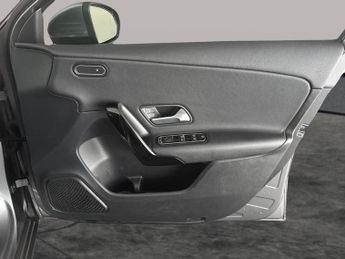 Mercedes-Benz A Class 1.5 A180d SE (Executive) 7G-DCT (116 ps) - ACTIVE LANE KEEPING A