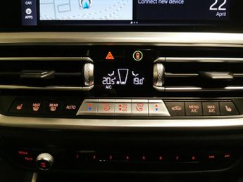 BMW 3 Series 2.0 330e 12kWh Sport Pro Plug-in (292 ps) - ACOUSTIC GLAZING