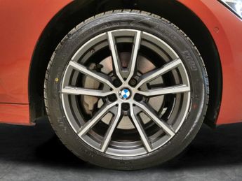 BMW 3 Series 2.0 330e 12kWh Sport Pro Plug-in (292 ps) - ACOUSTIC GLAZING