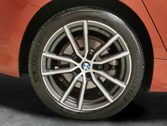 BMW 3 Series 2.0 330e 12kWh Sport Pro Plug-in (292 ps) - ACOUSTIC GLAZING