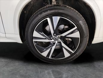 Volvo XC90 2.0h T8 Twin Engine Recharge 11.6kWh R-Design Plug-in 4WD (390 p