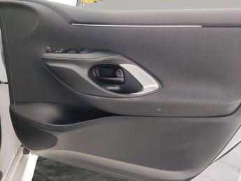 Toyota Yaris 1.5 VVT-h Design E-CVT (116 ps) - REVERSE CAM - LANE TRACE ASSIS