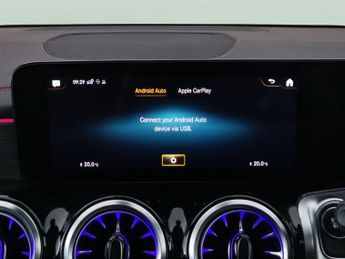 Mercedes-Benz EQB EQB 350 66.5kWh AMG Line 4MATIC (292 ps) - NAV - ALCANTARA - MIR