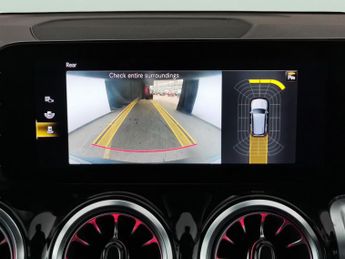 Mercedes-Benz EQB EQB 350 66.5kWh AMG Line 4MATIC (292 ps) - NAV - ALCANTARA - MIR