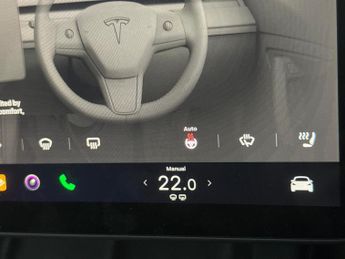 Tesla Model Y (Dual Motor) Long Range 4WDE (384 bhp) - HEATED STEERING - WIFI