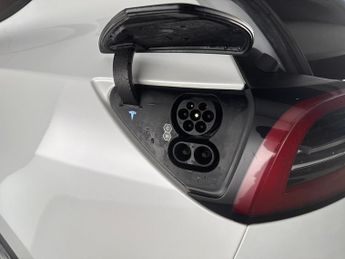Tesla Model Y (Dual Motor) Long Range 4WDE (384 bhp) - HEATED STEERING - WIFI