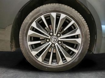 Toyota Corolla 1.8 VVT-h Design Touring Sports CVT (140 ps) - REVERSE CAM - NAV