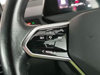 Volkswagen ID.3 Pro 58kWh Life (145 ps) - REVERSE CAM - HEATED SEATS - NAV