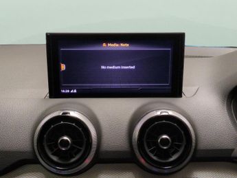 Audi Q2 1.5 TFSI CoD 35 Sport S Tronic (150 ps) - DRIVING MODES - PARK S