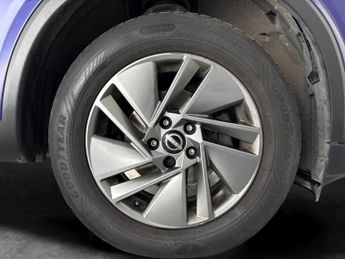 Nissan Qashqai 1.3 DIG-T MHEV Acenta Premium XTRON (158 ps) - REVERSE CAM