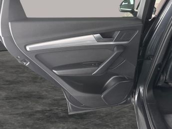Audi Q5 2.0 TFSIe 50 Sport Plug-in S Tronic quattro 17.9kWh (299 ps) - R