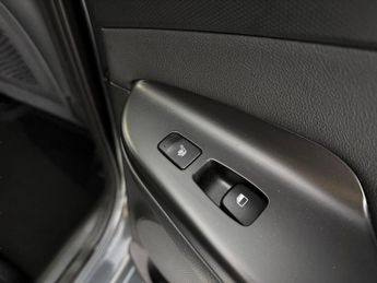 Hyundai Kona 64kWh Ultimate (10.5kW Charger) (204 ps) - HEAT AND COOL SEATS