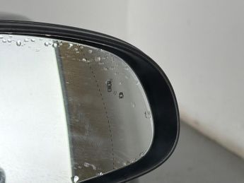 Hyundai Kona 64kWh Ultimate (10.5kW Charger) (204 ps) - HEAT AND COOL SEATS