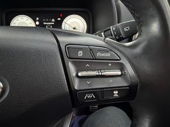 Hyundai Kona 64kWh Ultimate (10.5kW Charger) (204 ps) - HEAT AND COOL SEATS
