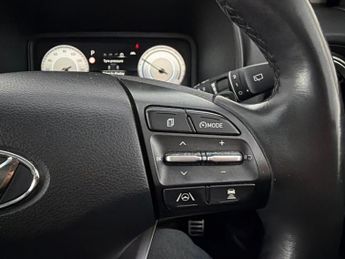 Hyundai Kona 64kWh Ultimate (10.5kW Charger) (204 ps) - HEAT AND COOL SEATS